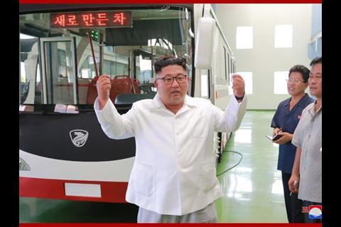 tn_kp-pyongyang_trolleybus_kim_jong_un_1.jpg